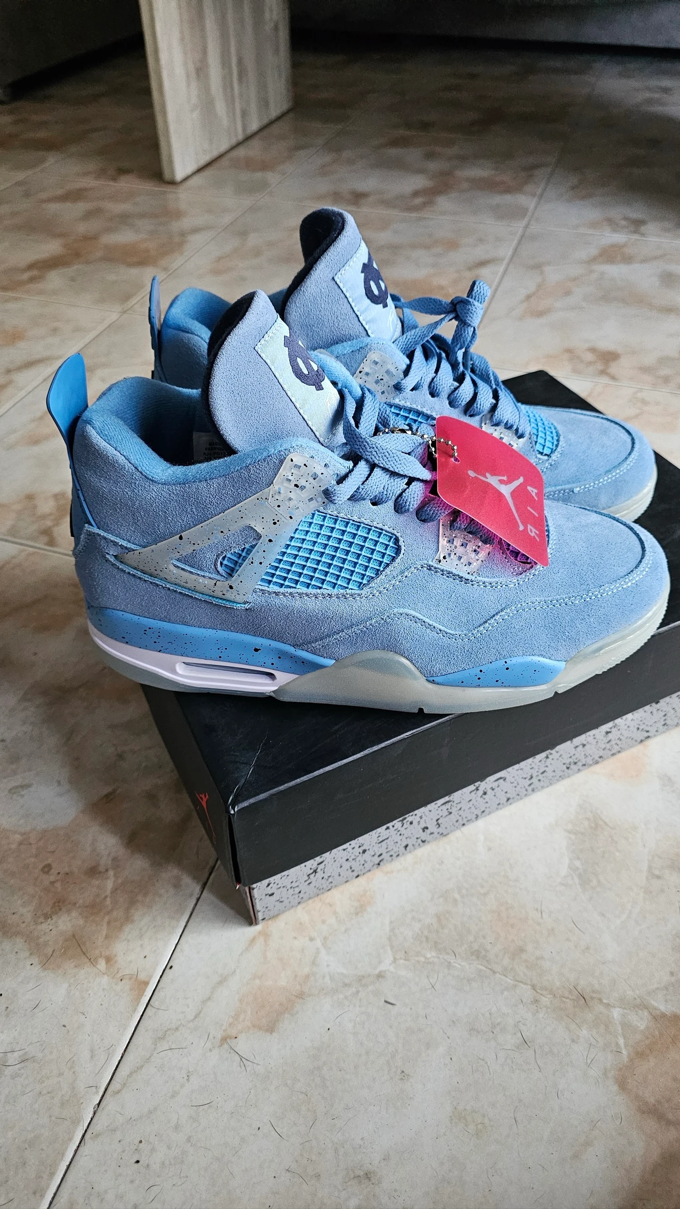 Jordan 4 Retro University Blue